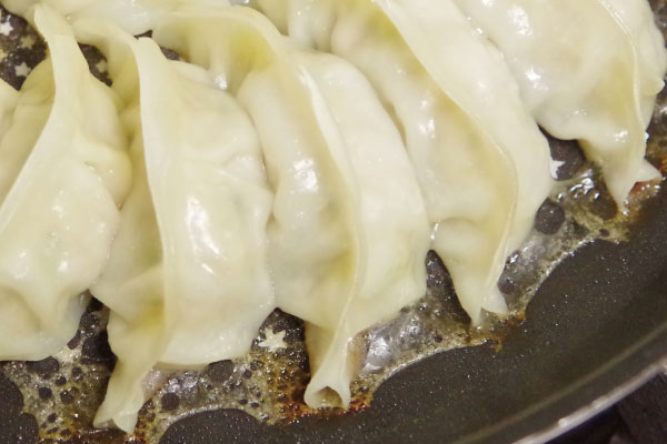 焼き餃子のつくり方6(IHコンロ)